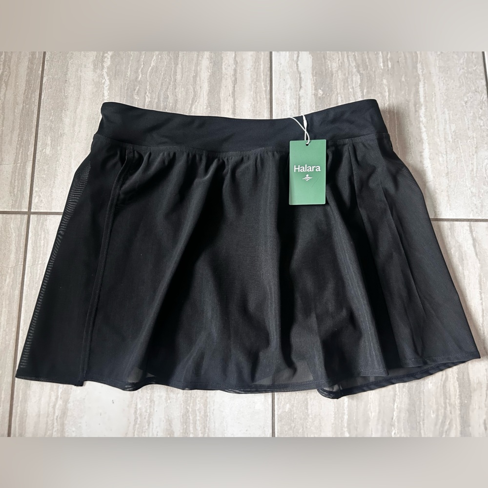 Retired Halara skort size LARGE NWT